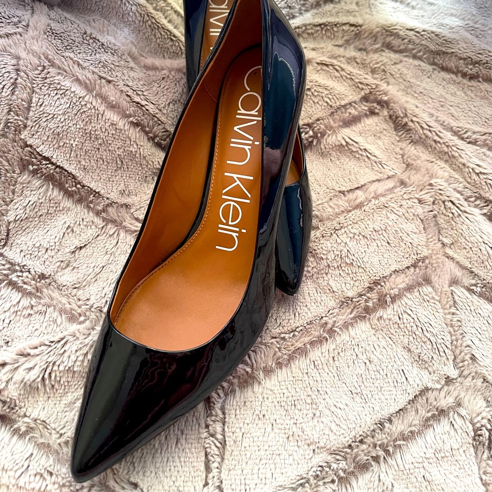 Calvin heels